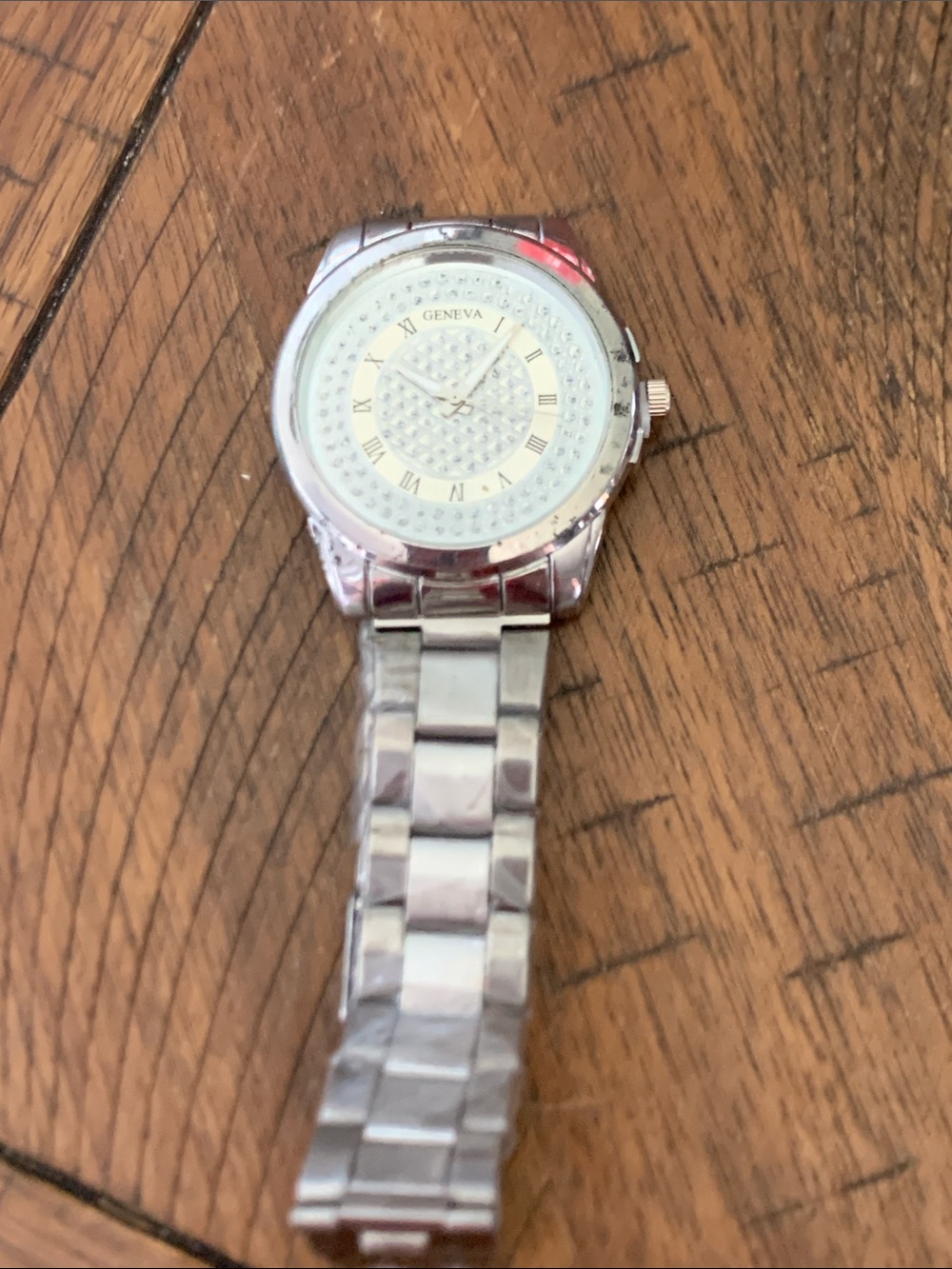 Geneva Silver Men's Stainless Steel Watch need battery